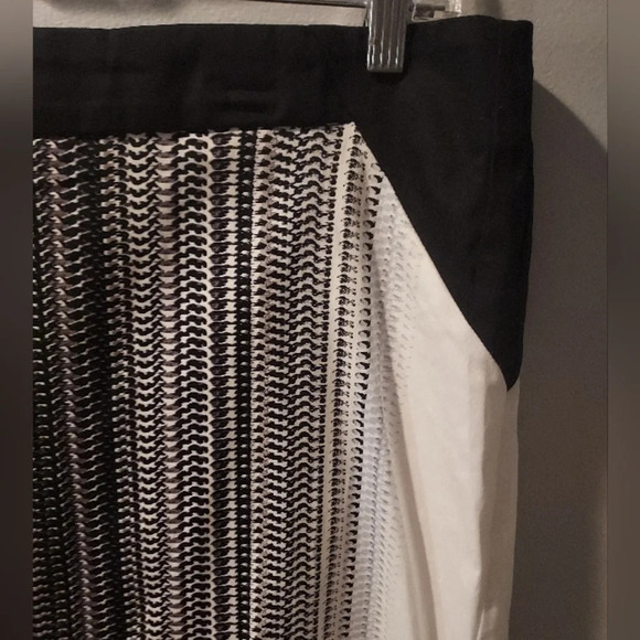 eci New York Black and White Printed Pencil Skirt in Size 14 - Picture 3 of 10